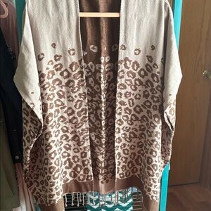 Chic Leopard Print Poncho